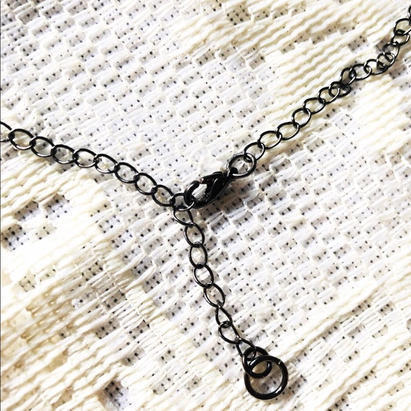 Simple Pastel Beaded Necklace - Picture 5 of 6